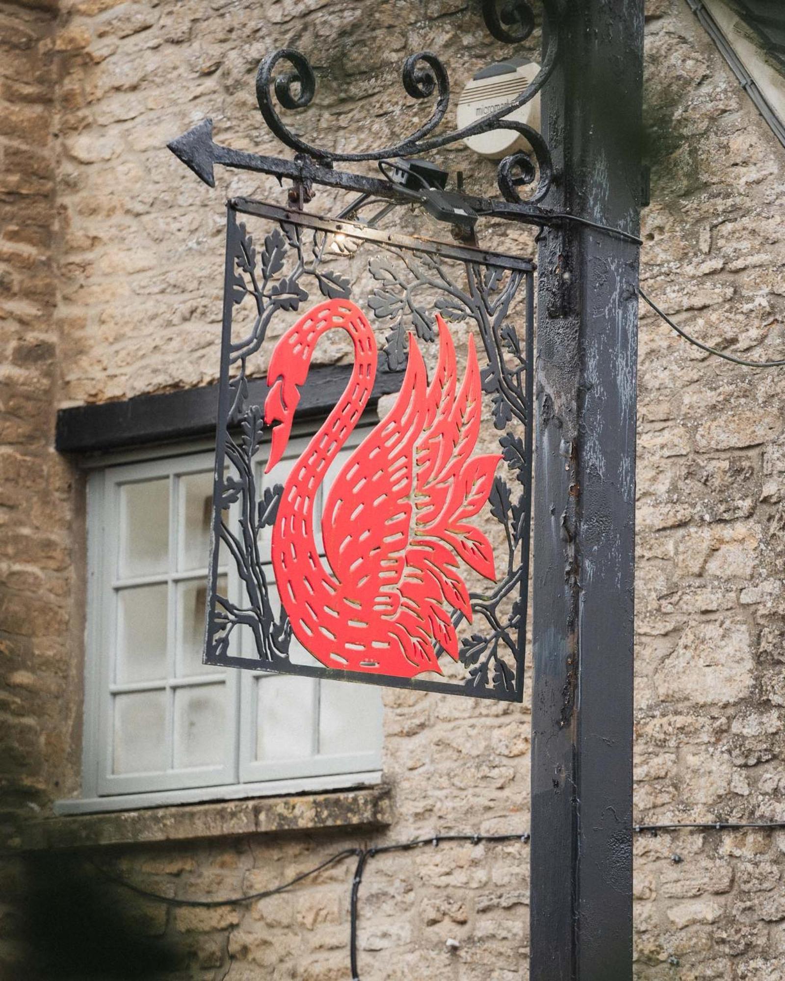 The Swan Inn Shipton under Wychwood Exterior foto